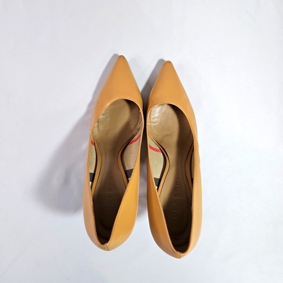 Burberry Women's Tan Leather Heels  SZ 40 - Picture 4 of 9